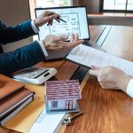 ¿Qué hay revisar antes de comprar una casa o departamento en México?